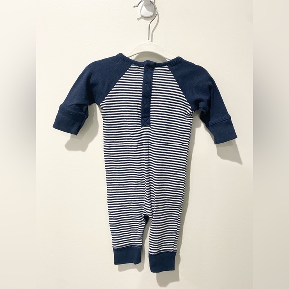 *TWO* Monica and Andy one-piece baby pajamas - Picture 5 of 5